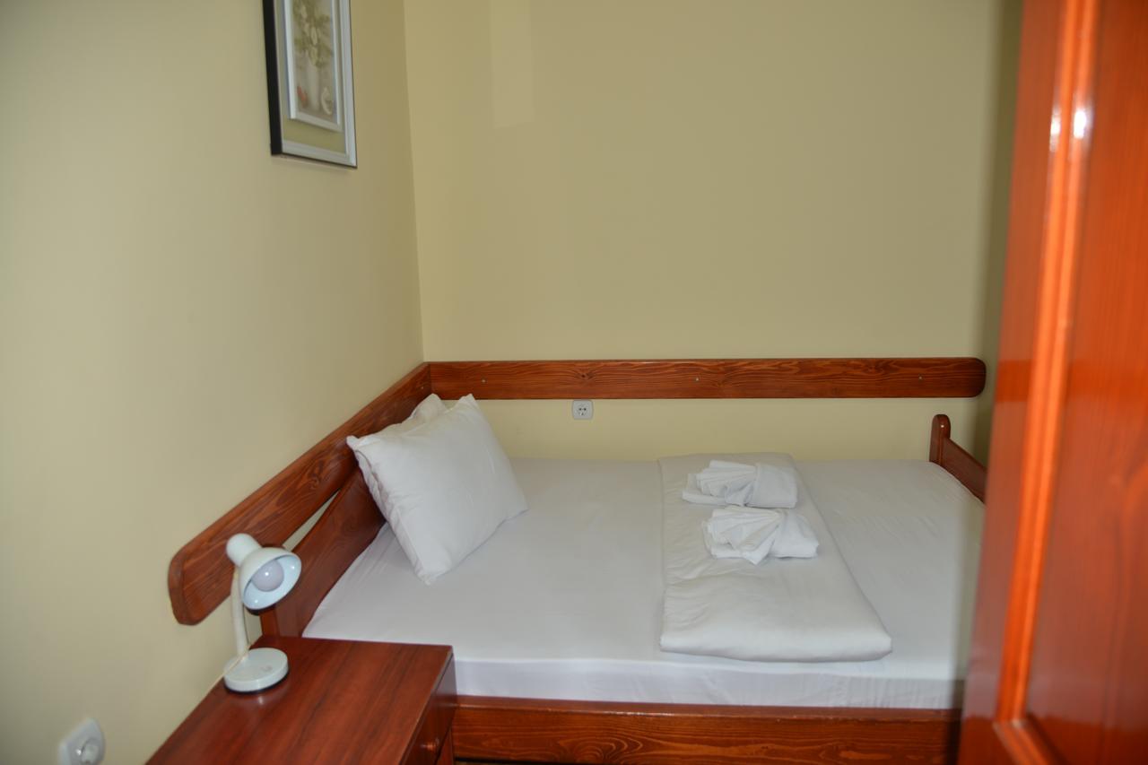 Hotel Bella Donna Kumanovo Bagian luar foto