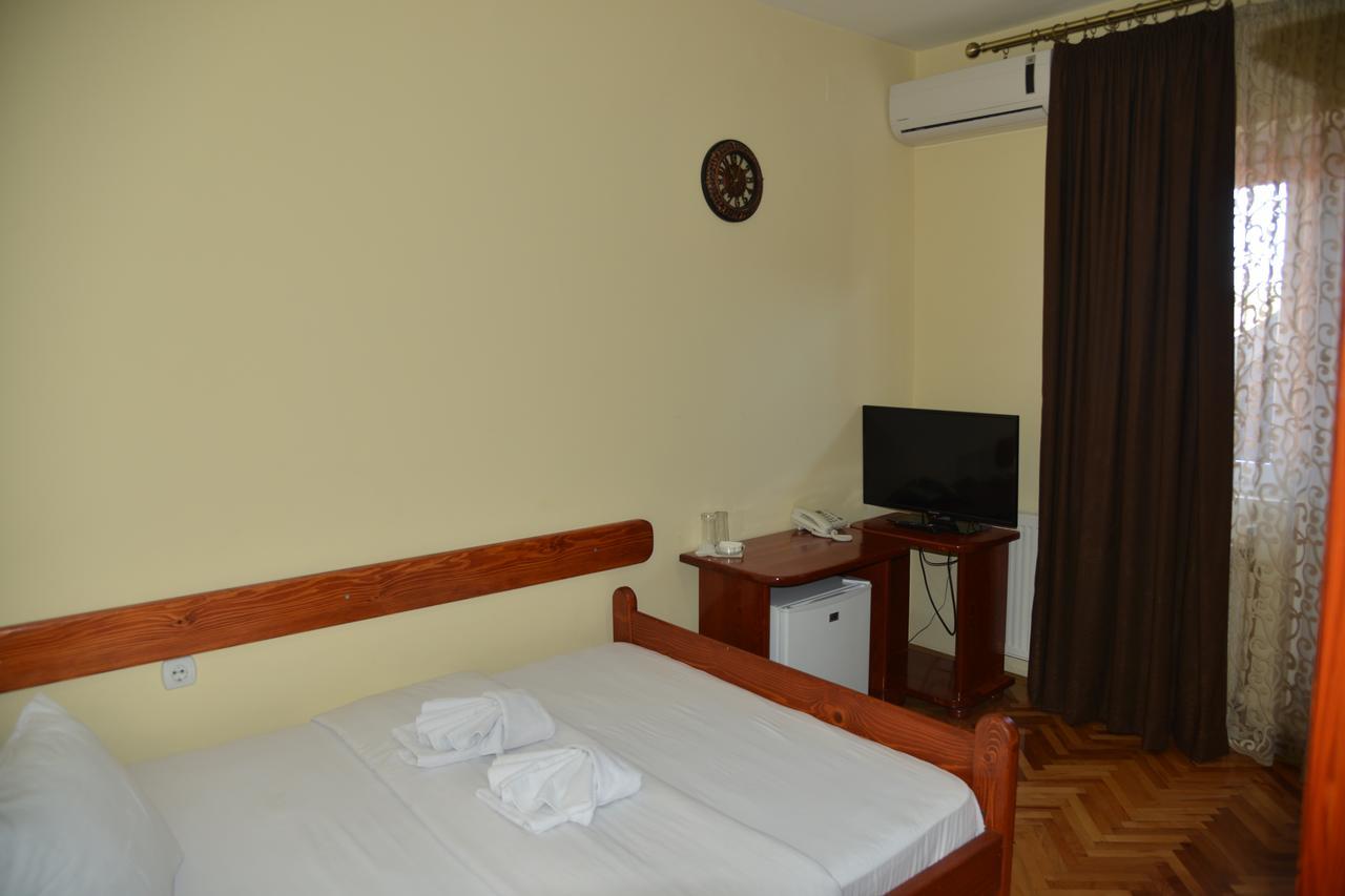 Hotel Bella Donna Kumanovo Bagian luar foto