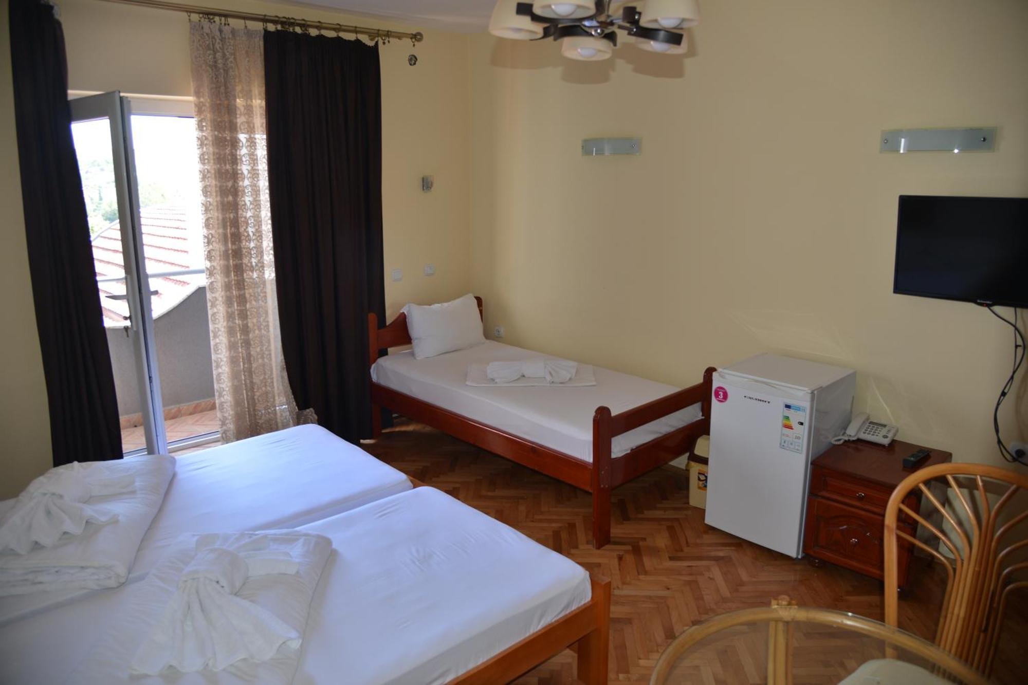 Hotel Bella Donna Kumanovo Bagian luar foto