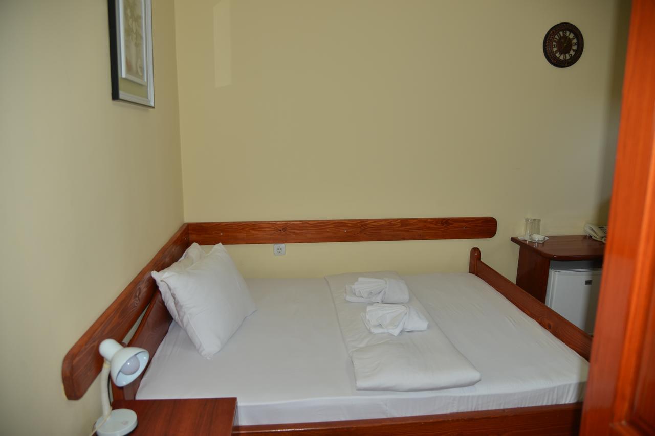 Hotel Bella Donna Kumanovo Bagian luar foto